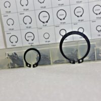 Seguros de acero para usos varios