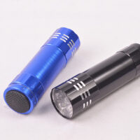 Linterna Mini con 9 led para pilas AAA